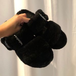 Black Ugg Slipper